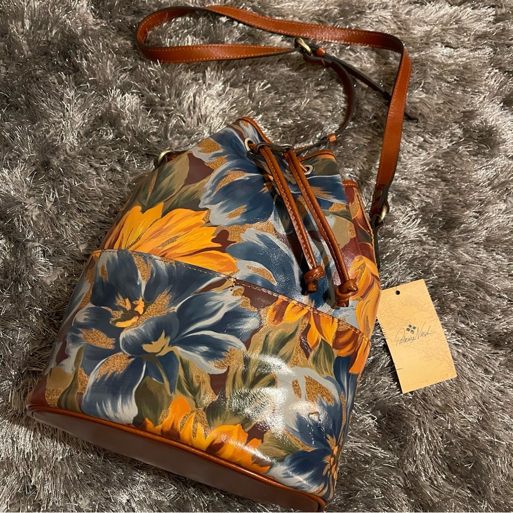 NWT Patricia Nash flora Bucket Bag, blue and yellow